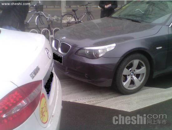 刮蹭引车主大战