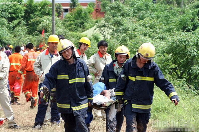 江西列车脱轨事件