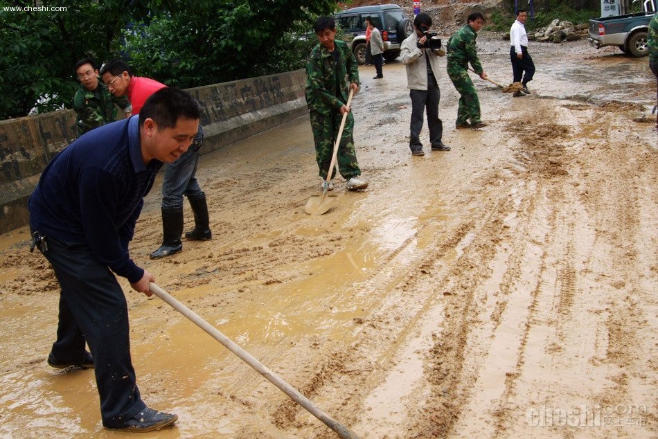 南方多省遭暴雨