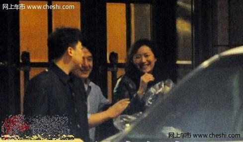 徐静蕾成龙曝激吻