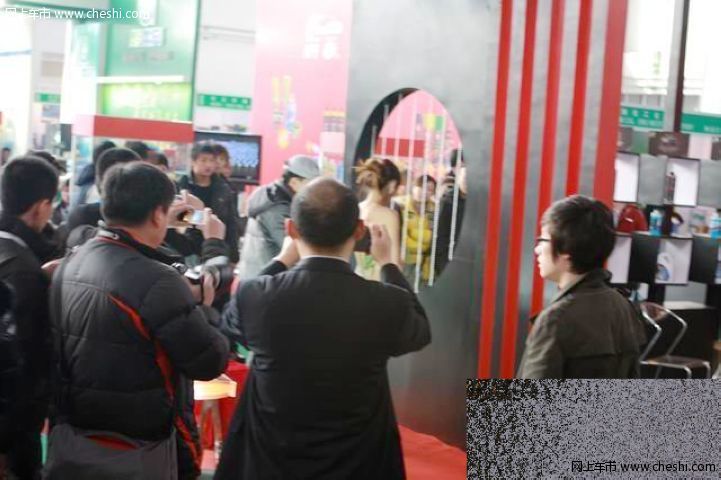 现在流行人体彩绘