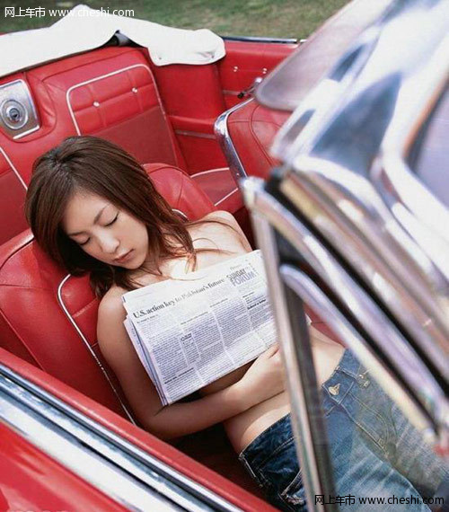 女模车内自拍流出