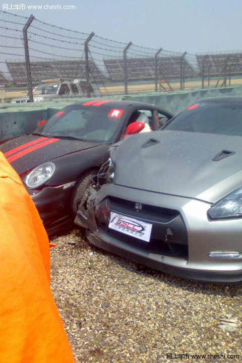 超跑嘉年华争相斗艳