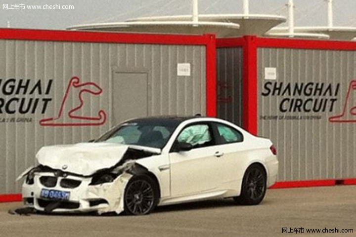 超跑嘉年华争相斗艳