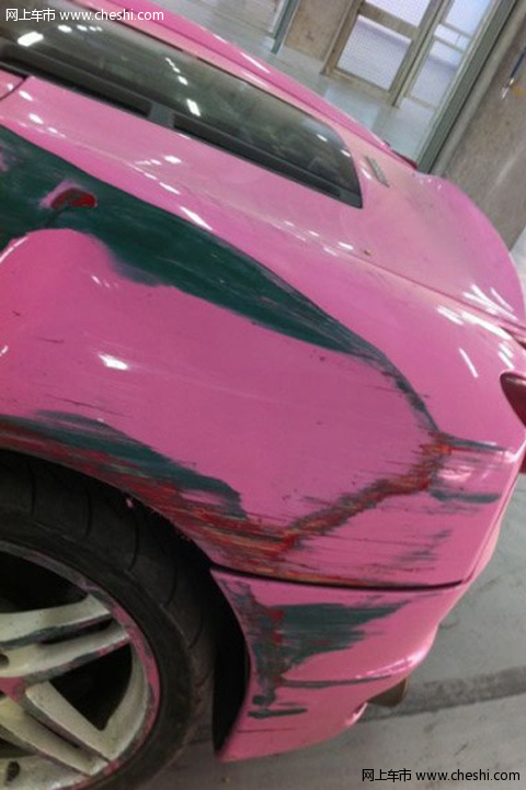 超跑嘉年华争相斗艳