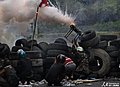 泰国街头烧轮胎