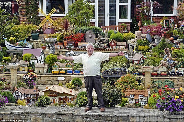 赛道随身携带-火车家中建