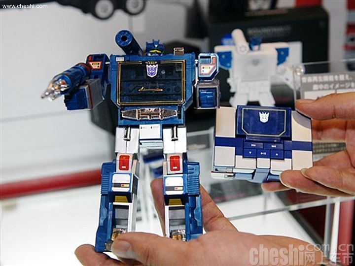 赛道随身携带-火车家中建