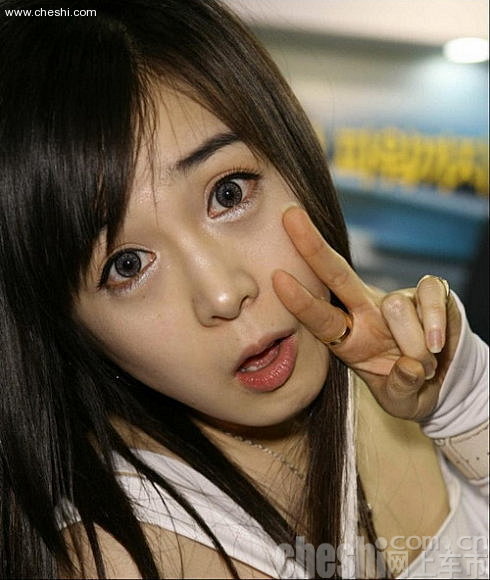 韩国可爱美女车模韩敏智