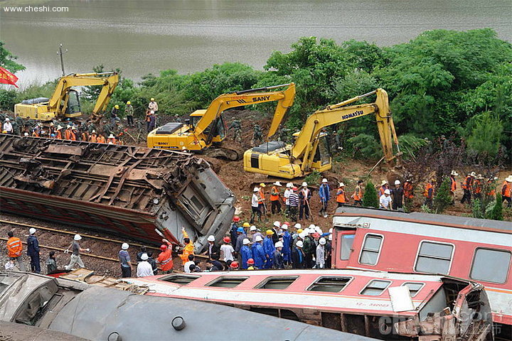 江西列车脱轨事件