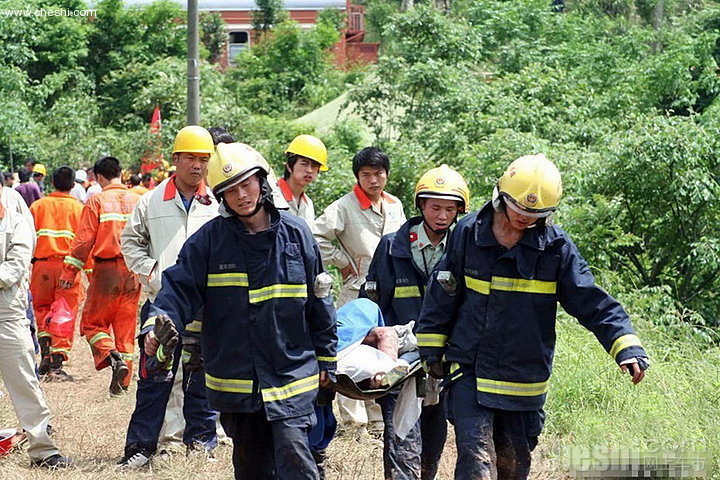 江西列车脱轨事件