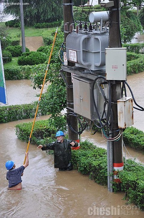 南方多省遭暴雨