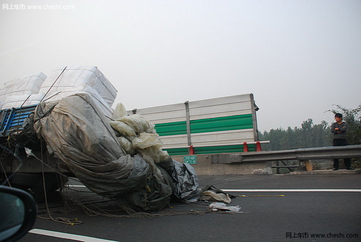 高速大车车祸