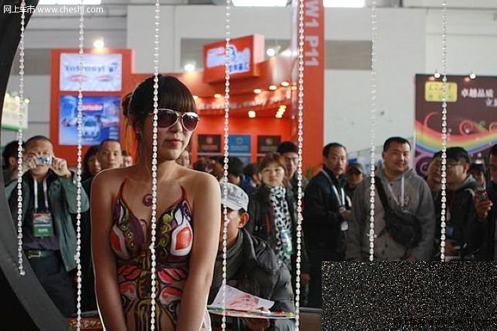 现在流行人体彩绘