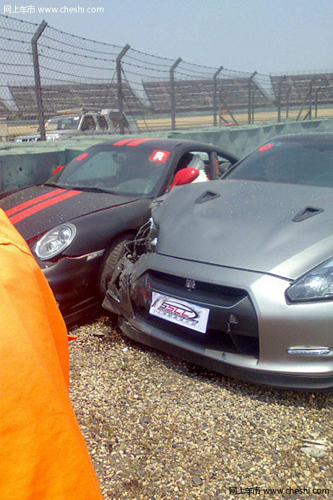 超跑嘉年华争相斗艳