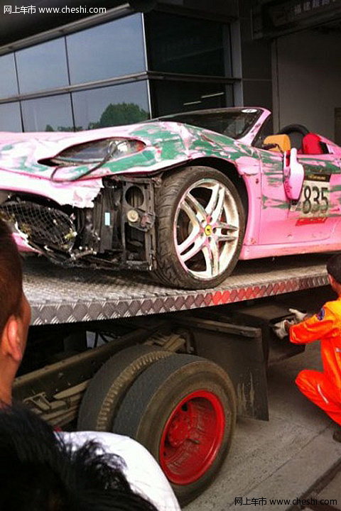 超跑嘉年华争相斗艳