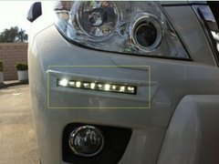 2013款丰田霸道2700 十一气囊LED大灯