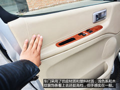 后排空间很强大 体验福田蒙派克9座MPV