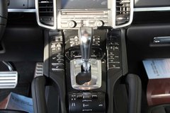保時捷卡宴 現(xiàn)車到店優(yōu)惠保上牌辦分期
