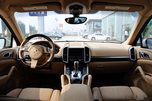 保時捷卡宴柴油 天津現(xiàn)車促銷86萬提車