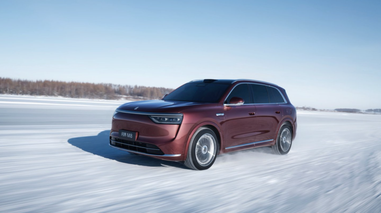 无惧寒冬、暖心相伴，问界M8的冬日守护哲学