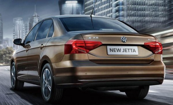 外观方面:前脸,车尾采用大众家族"x"线型设计,搭配横贯式腰线,俊朗