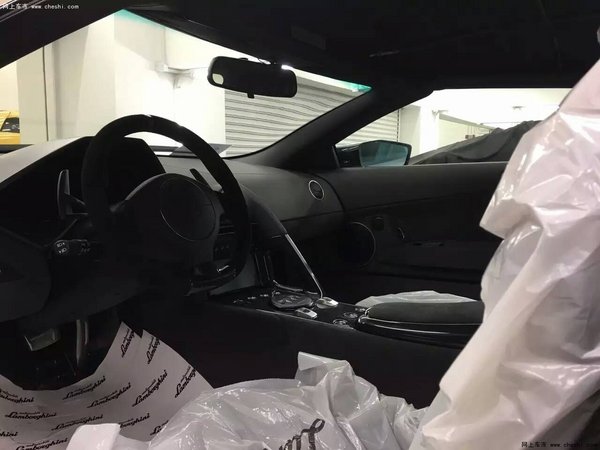 兰博基尼雷文顿 限量冰蓝色现车一台实拍-图5