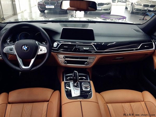 BMW客户购7系享三年保养及优惠金融政策-图3