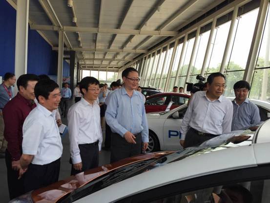 李锦斌省长一行视察奇瑞新能源-图2