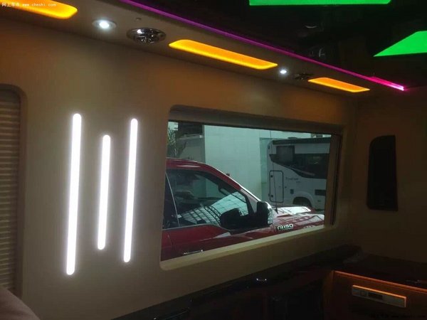 急出六轮奔驰斯宾特 全国仅1台房车158万