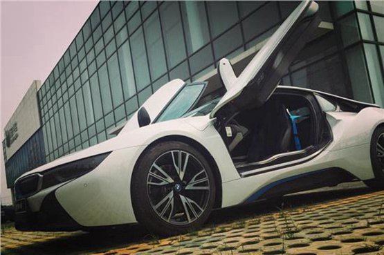 南宁粤宝创新BMW i8 试驾全城召集令！-图6