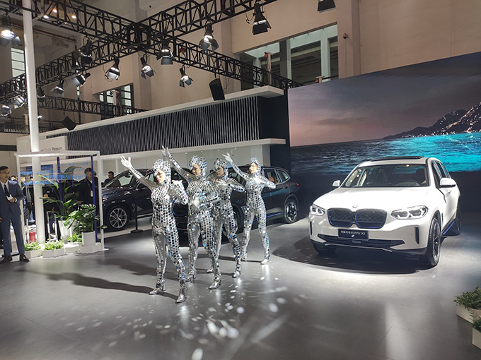 见证不凡，创新纯电动BMW iX3满电待发-图6