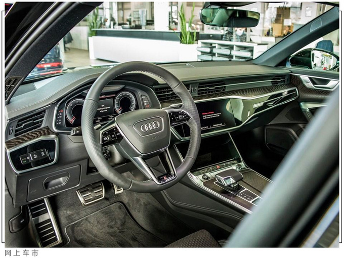 新款A6曝光!升级大尺寸格栅\/车尾酷似A8