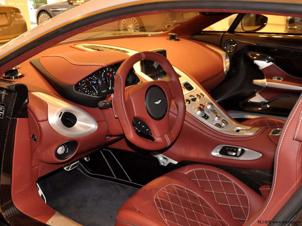 2010款 one-77中控方向盘