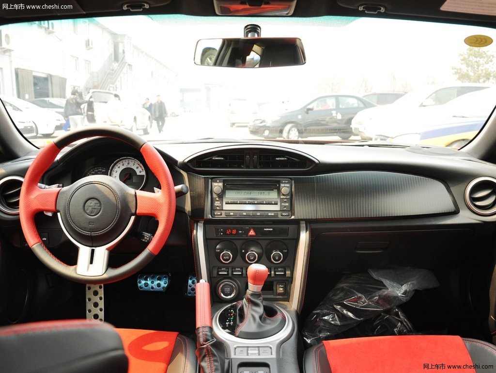2013款 丰田86 2.0l at 豪华版中控方向盘