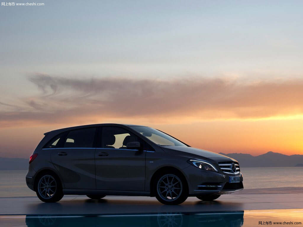 图片库 奔驰 奔驰b级 外观整体 2012 b180外观整体 速度3秒 5秒8秒