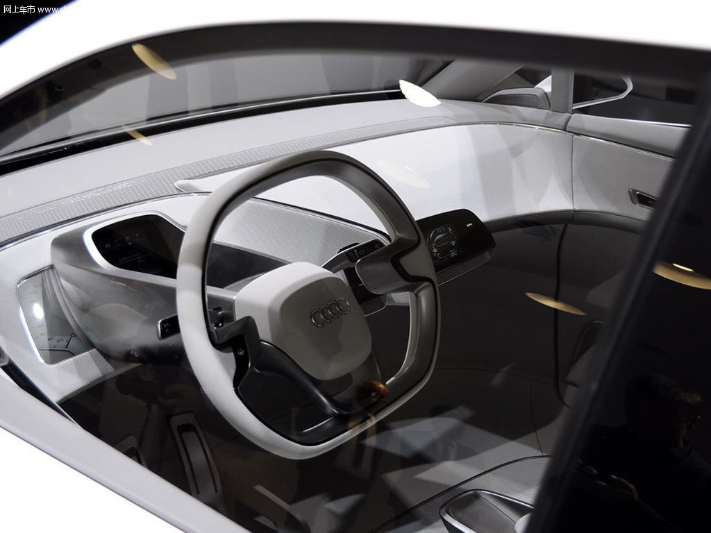 2011款 奥迪a2中控方向盘