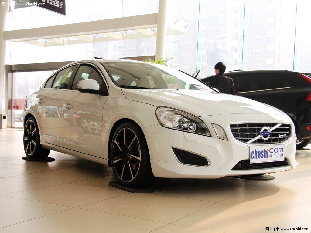 2013款 沃爾沃s60 2.0t at 智雅版外觀整體