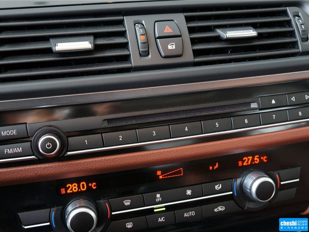 雪山白宝马5系(进口) 2014款 520i典雅型内饰中控图片(21/30)_网上车