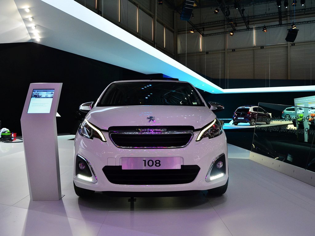标致108外观整体