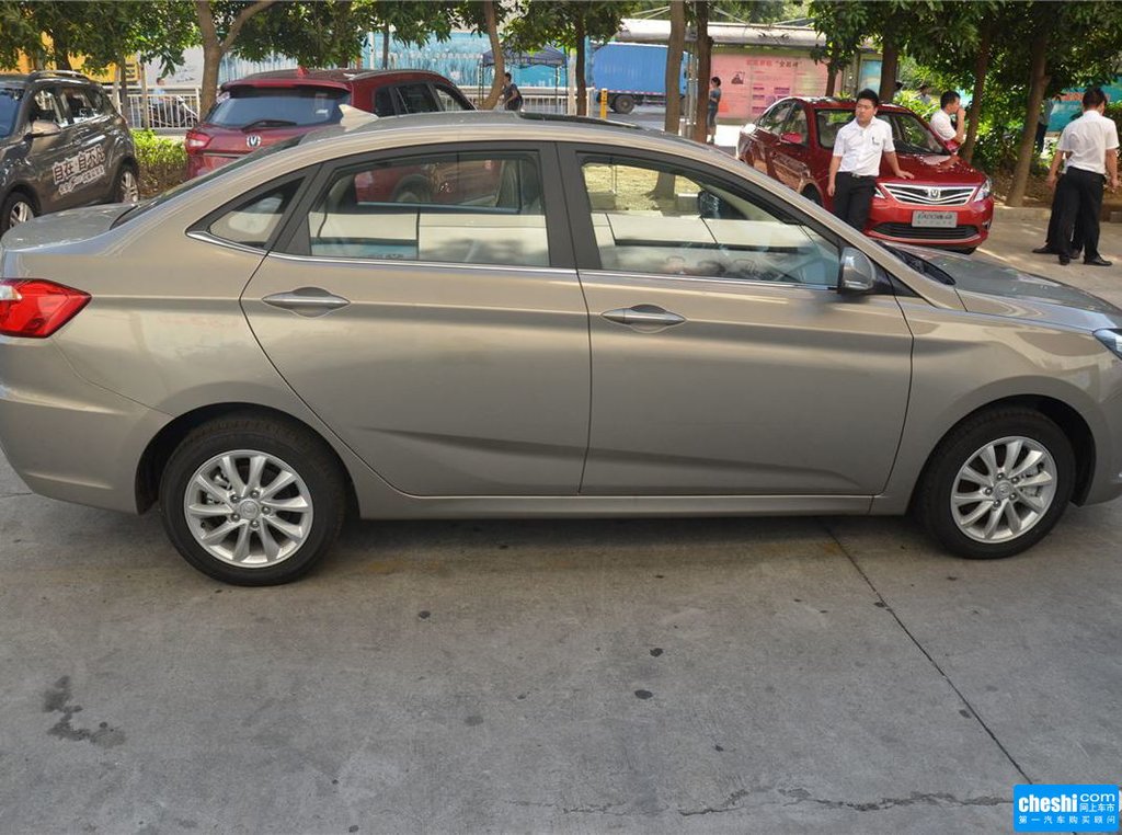 提示:支持键盘翻页 ←左 右→             悦翔v72015款 1.