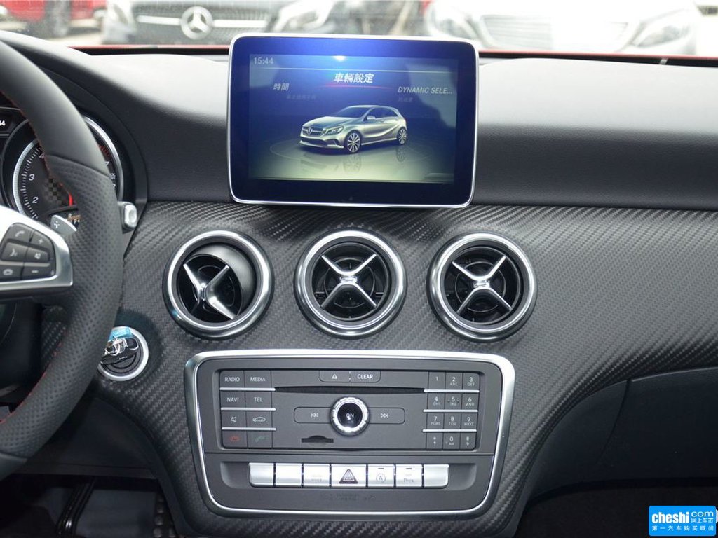 熔岩红奔驰a级(进口) 2016款 a200运动型内饰中控图片(11/26)_网上车