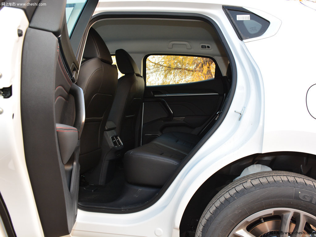 白鲨哈弗f5 2018款 1.5ti型版座椅空间图片(7/21)_网上车市