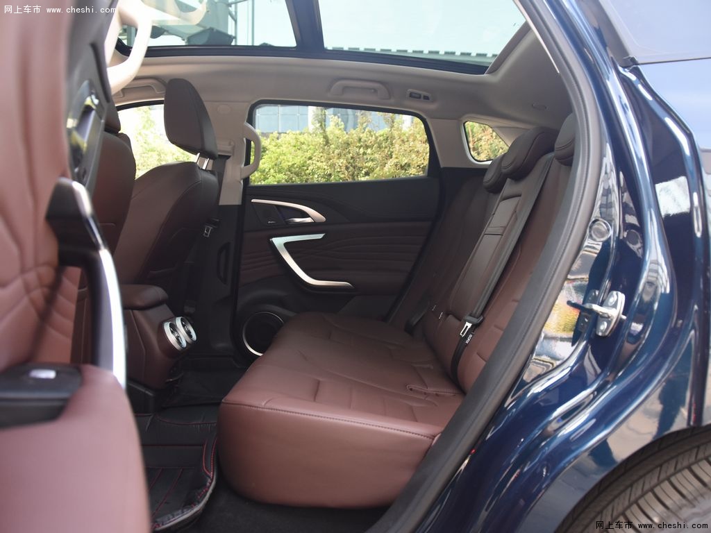 wey vv7新能源 2020款 phev 2.0t旗舰型座椅空间图片(4/20)_网上车市