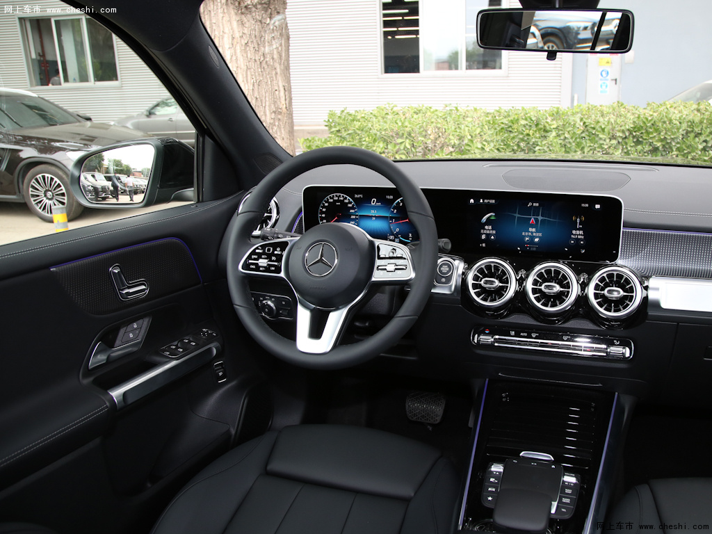 黑色奔驰glb 2020款 改款 glb 200动感型内饰中控图片(1/42)_网上车市