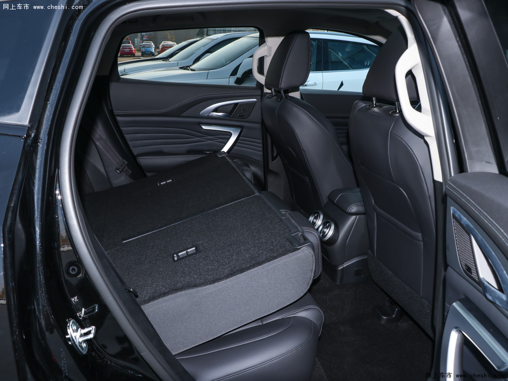 汽车图片 wey wey vv7 2021款 2.0t 科技版  黑色 座椅空间 (9/9)