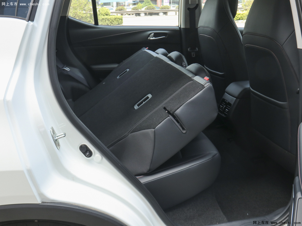 传祺gs4 2021款 270t手动精英版座椅空间图片(19/19)_网上车市