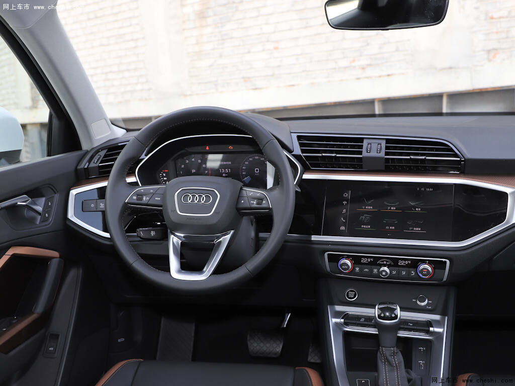黑色奥迪q3 2021款 35 tfsi时尚致雅型内饰中控图片(1/38)_网上车市