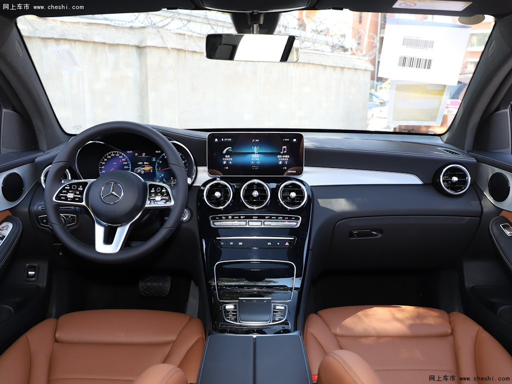 奔驰glc coupe(进口) 2021款 glc 260 4matic轿跑suv内饰中控高清图片