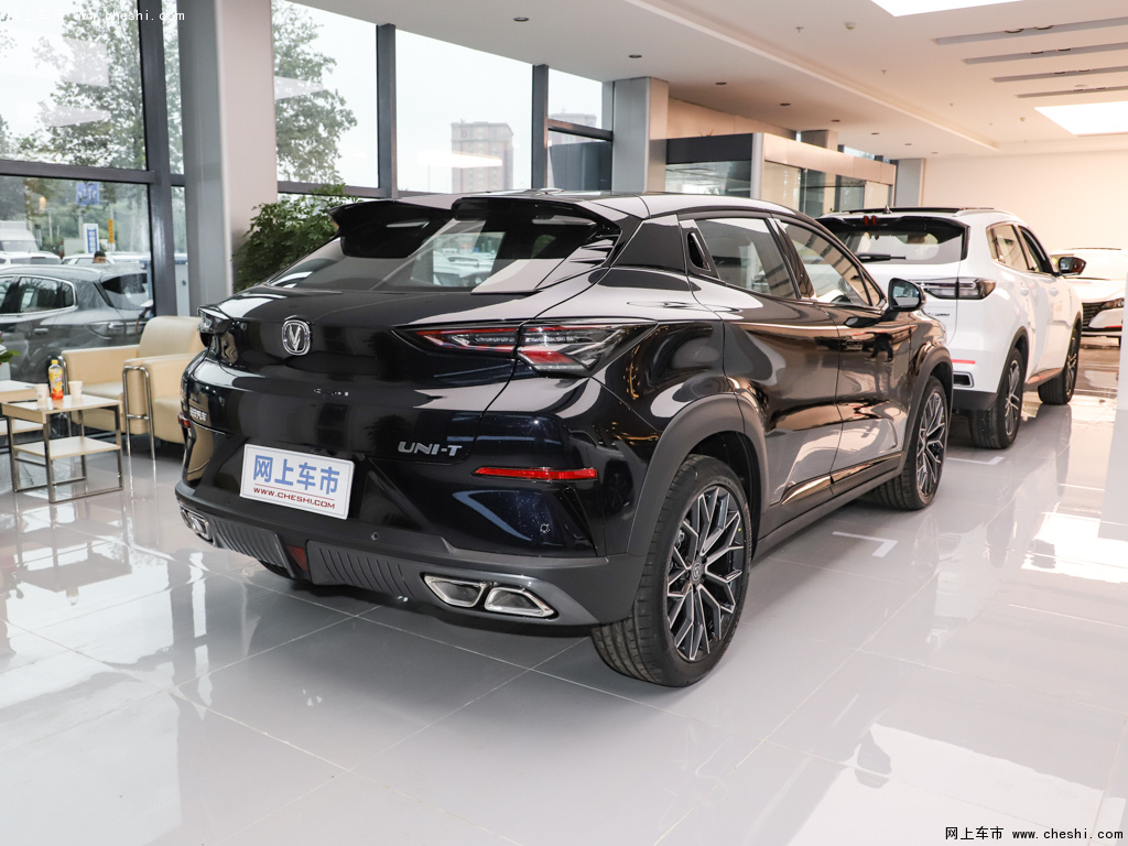 星钻黑长安uni-t 2022款 1.5t尊贵型外观整体图片(7/8)_网上车市